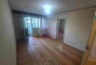 Apartament cu 2 camere de vanzare in Campina - Zona Piata Centrala - 2