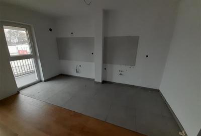 Apartament cu 4 camere semidecomandat în Florești - 2