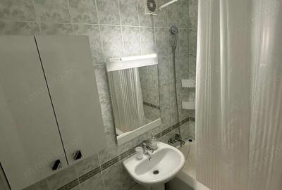 Garsonieră decomandată în Central