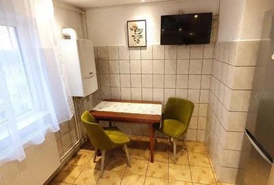 Apartament cu 3 camere decomandat în Km 4 - 5