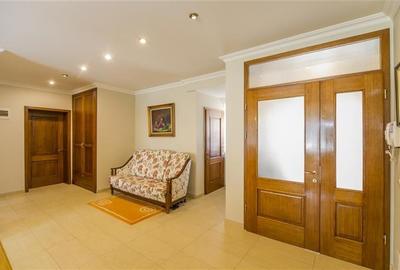 FILM ! Pe armonia a 1.100 mp teren/ gradina, Vila galanta,cu 3 apartamente disti FILM ! Pe armonia a 1.100 mp teren/ gradina, Vila galanta,cu 3 apartamente disti - 7