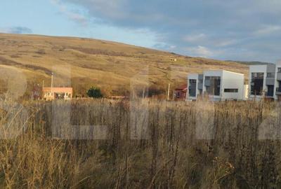 Teren de 2344 mp, în Iris