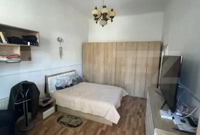 Casă cu 8 camere cu Teren 1000 Mp în Central - 11