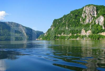 Teren de 3500 mp, în Eșelnița - 1