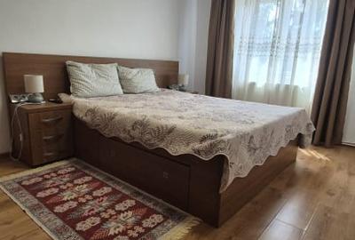 Apartament cu 2 camere decomandat, mobilat în Tractorul - 3