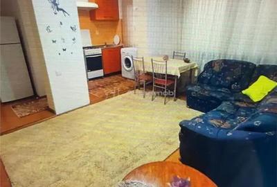 Apartament cu 3 camere semidecomandat în Central - 1
