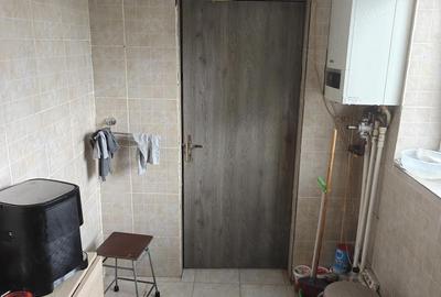 Casă cu 4 camere cu Teren 300 Mp în Central