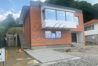 Casa noua zona Parc Poligon