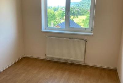 Apartament cu 3 camere decomandat în Sud - 4