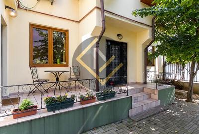 Casă individuală cu 9 camere cu Canalizare în Giulești - 15