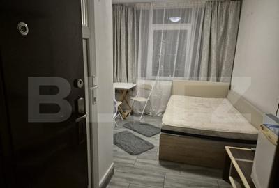 Camera de inchiriat, cu baie eleganta si mica chicineta, zon - 3