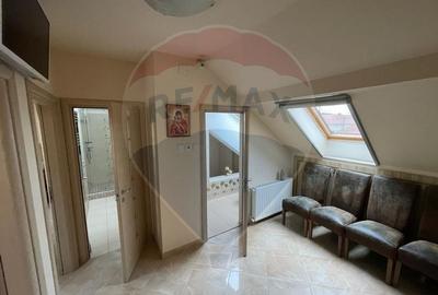 Casă cu 12 camere cu Teren 200 Mp în Valenta - 7