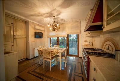 Vila de Lux cu Piscina, Acces direct la Lac si Vedere Panoramica - 11