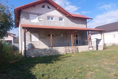 Casă cu 4 camere în Central - 5