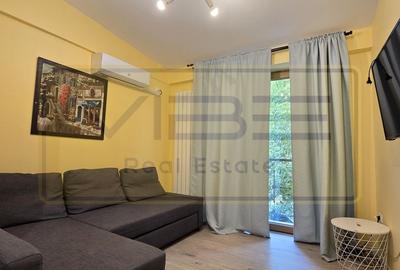 Apartament cu 3 camere semidecomandat, mobilat în Central