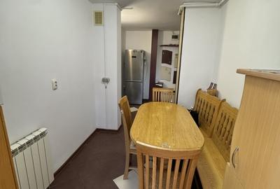 Apartament cu 3 camere decomandat, mobilat în Malu Roșu - 12
