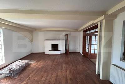 Casă cu 6 camere cu Teren 130 Mp în Central