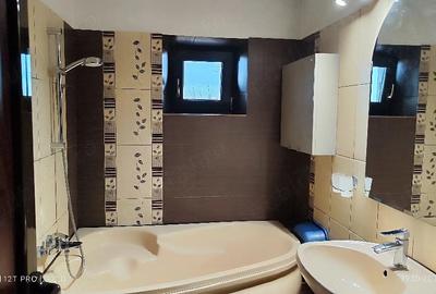 Apartament cu 3 camere decomandat în Frumoasa - 2