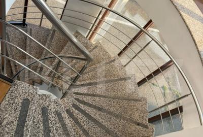 ???? Cladire multifunc?ionala, de inchiriat, 600 mp, zona - 29