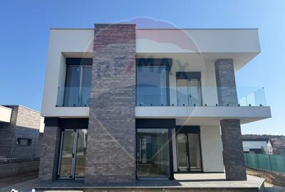 Casă cu 5 camere cu Teren 571 Mp în Iorga - 4