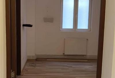 Apartament cu 4 camere semidecomandat în Central - 6