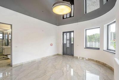 Zona Linistita Structura Generoasa - 4