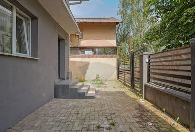 Casă cu 10 camere cu Teren 340 Mp în Florilor - 13