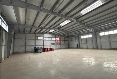 Spațiu comercial, de 3,000 mp, în Central - 25