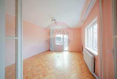 Casă cu 8 camere cu Teren 500 Mp în Iosia - 30