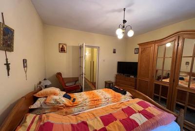 Casă cu 7 camere cu Teren 355 Mp în Decebal - 5