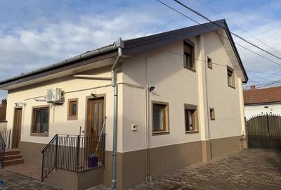 Casă cu 3 camere cu Canalizare în Central - 12