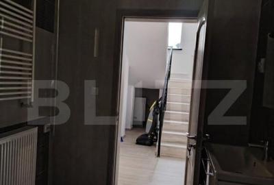 Casa de vanzare, cu 6 camere, 288 mp, zona Voinesti - 12