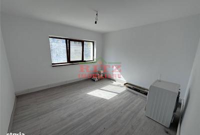 Garsonieră decomandată în Steaua