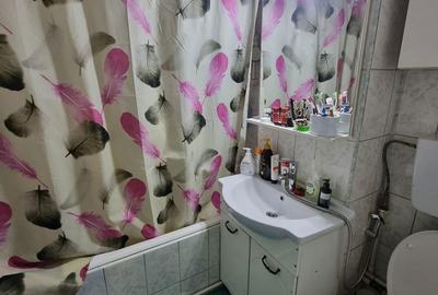 Apartament cu 2 camere decomandat în Micro 18 - 1