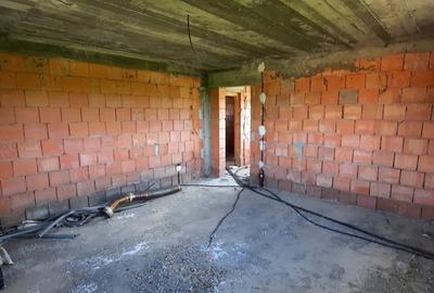 Casă cu 4 camere cu Teren 750 Mp în Novaci - 6