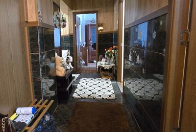 Targoviste,  Calea București,  bloc O1, vanzare apartament 4camere - 14