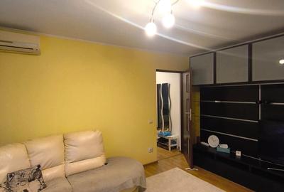 Apartament cu 3 camere semidecomandat în Berceni - 3