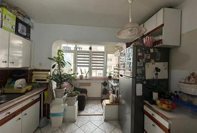 Apartament 3 camere decomandat zona Vasile Aaron - 13