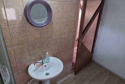 Casă cu 5 camere cu Teren 920 Mp în Central
