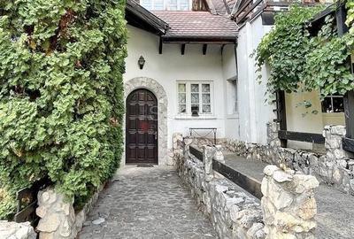 Casă individuală cu 7 camere cu Canalizare în Baciu - 1