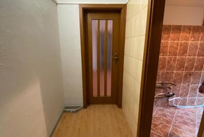 2 semidecomandate la parter cu centrala si termopan, Liceul Karpen - 7