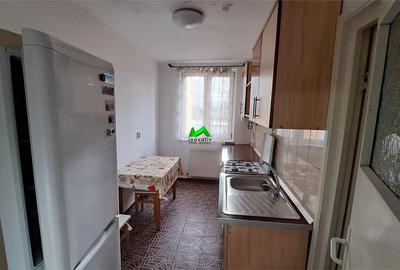 Apartament cu 2 camere semidecomandat, mobilat în Hipodrom 3 - 5