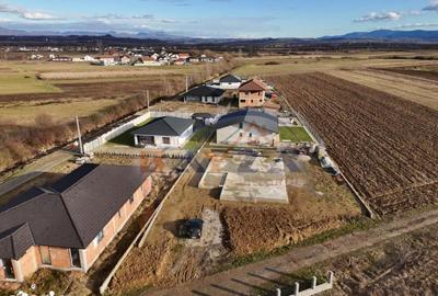 Teren de 1000 mp, în Coltău - 5