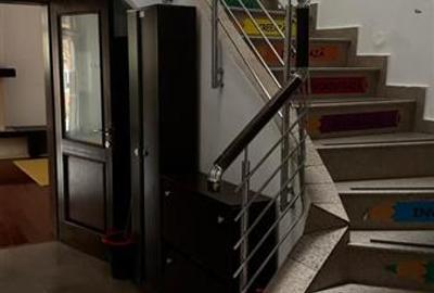 Duplex cu 7 camere cu Canalizare în Central - 9