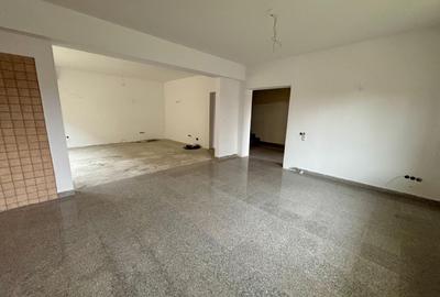 Casă individuală cu 8 camere cu Canalizare în Ion Creangă - 3