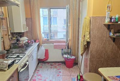 Apartament cu 3 camere decomandat în Central - 3