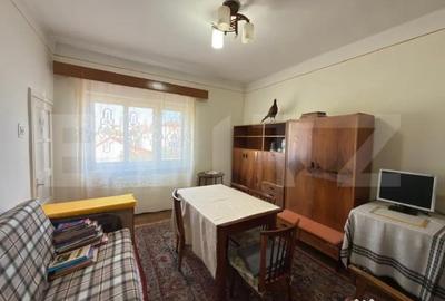 Casă cu 4 camere cu Teren 273 Mp în Semicentral - 1