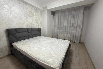 Apartament cu 3 camere semidecomandat în Brașovul Vechi