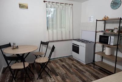 Casă cu 4 camere cu Teren 100 Mp în Central - 8