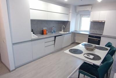 Apartament cu 2 camere decomandat în Faleza Nord